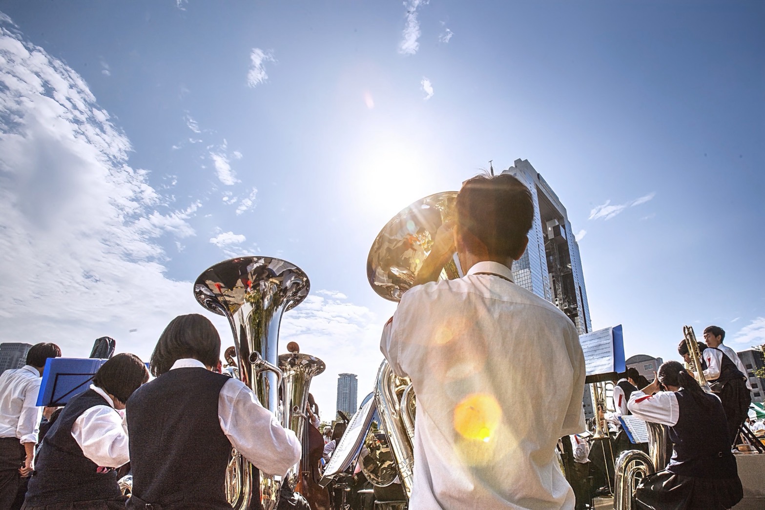 音楽活動の実績をアピールする吹奏楽部の学生たち